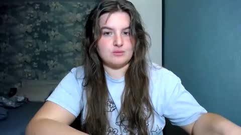 Elanis online show from May 16, 2026, 12:07 am