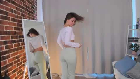 Snapshot of elannand chatting on March 11, 2025, 6:21 am ELA 3 online show from March 11, 2025, 6:21 am