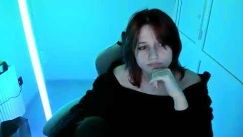 Evie online show from April 27, 2026, 7:01 pm