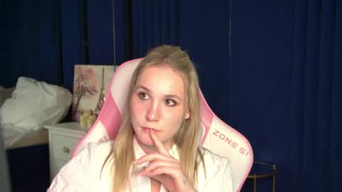 elaravoltage online show from April 28, 2026, 5:29 pm