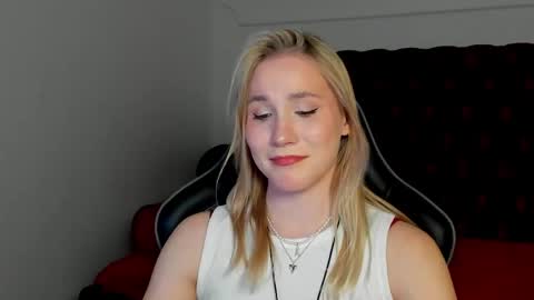 elaravoltage online show from April 29, 2026, 5:17 pm