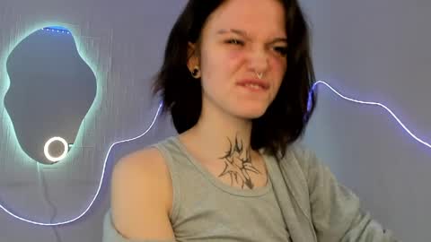 elastikiss online show from March 8, 2026, 5:22 am