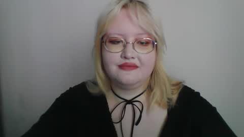 elayne_sweet online show from March 12, 2026, 8:20 am