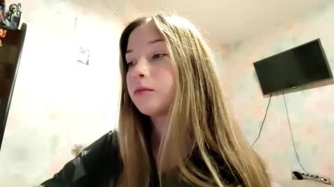 Snapshot of elaynecinco chatting on February 21, 2026, 4:24 am MIa online show from February 21, 2026, 4:24 am