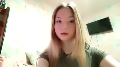 Snapshot of elaynecinco chatting on March 3, 2026, 8:09 am MIa online show from March 3, 2026, 8:09 am