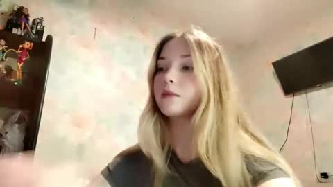 MIa online show from March 26, 2026, 11:49 am