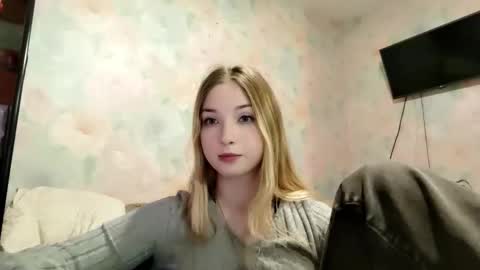 MIa online show from April 20, 2026, 6:49 am