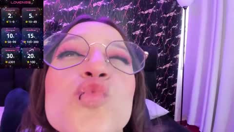 Elecktra online show from March 3, 2025, 7:39 pm