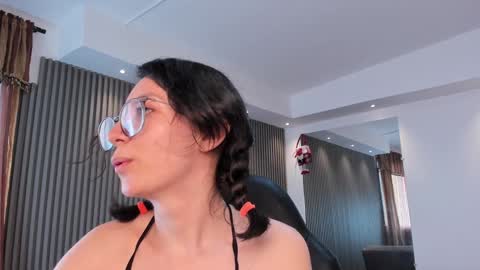 Electra online show from December 19, 2024, 6:34 pm