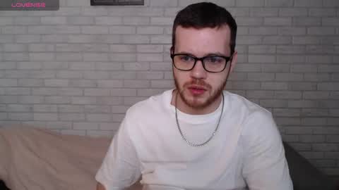 Snapshot of electric_smile chatting on April 26, 2026, 8:01 am Alex online show from April 26, 2026, 8:01 am