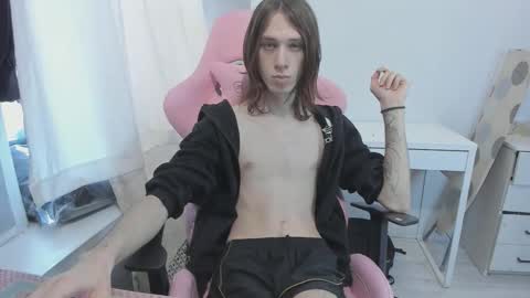 eleganc3 online show from March 16, 2026, 7:01 am