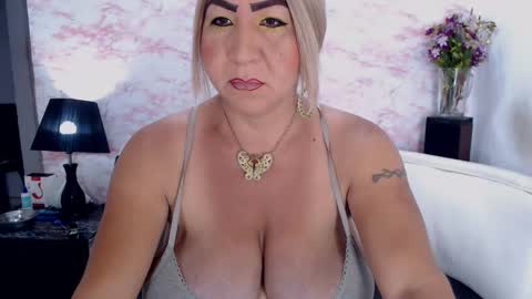 XIOMY   give LIKE on my page online show from February 4, 2025, 12:22 pm