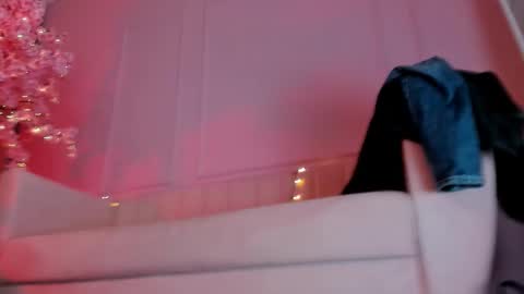 love 3d online show from February 8, 2025, 4:47 pm