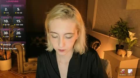 Elen  online show from May 16, 2026, 6:43 am