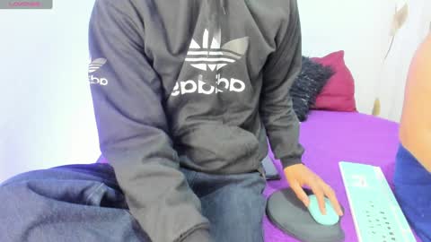 Snapshot of elena_and_derek chatting on December 29, 2024, 11:07 am Elena Derek online show from December 29, 2024, 11:07 am