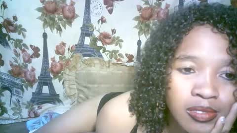 elenah013 online show from April 11, 2026, 8:18 am