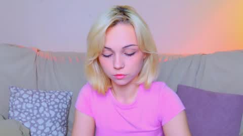elenamonroe_ online show from May 9, 2026, 5:45 am