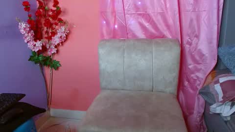 eletrabrowns online show from February 15, 2025, 7:50 pm