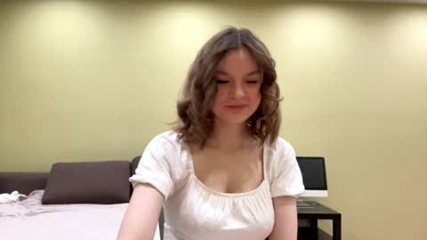 Snapshot of elfredabalderama chatting on February 25, 2026, 3:54 pm Mila online show from February 25, 2026, 3:54 pm