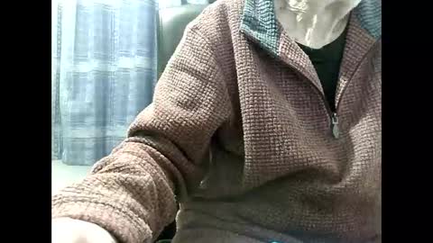 elfyonee online show from February 6, 2025, 8:02 pm