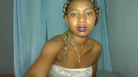 elia011 online show from January 18, 2025, 10:06 pm