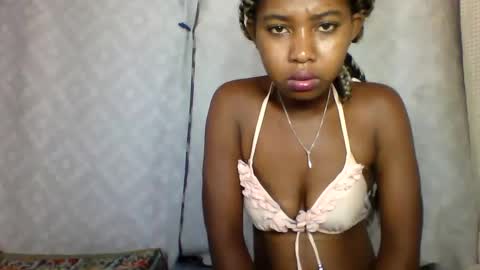 elia011 online show from January 22, 2025, 5:59 am