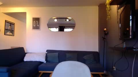 Elian online show from November 11, 2025, 5:13 pm