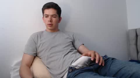 Elian online show from December 15, 2025, 6:34 pm