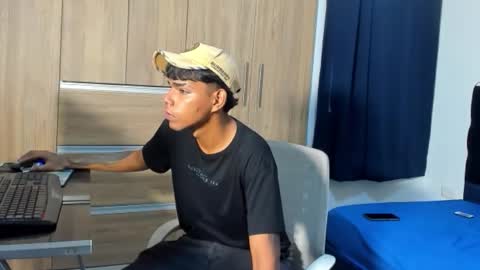 elias_ford online show from October 19, 2025, 8:09 pm