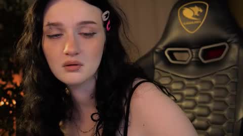 Ellie online show from October 5, 2025, 5:17 am