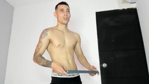 elier_jhonson1 online show from February 14, 2026, 2:03 pm