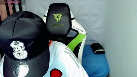 Snapshot of elii_797 chatting on December 17, 2024, 1:16 pm bby-santy online show from December 17, 2024, 1:16 pm