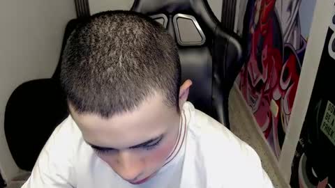 Snapshot of elii_797 chatting on February 12, 2025, 12:33 pm bby-santy online show from February 12, 2025, 12:33 pm