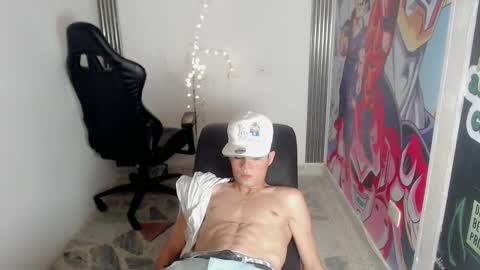 Snapshot of elii_797 chatting on February 13, 2025, 4:28 pm bby-santy online show from February 13, 2025, 4:28 pm