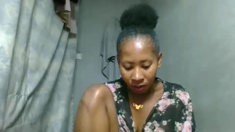 Snapshot of elina981 chatting on February 7, 2026, 8:29 am elina981 online show from February 7, 2026, 8:29 am