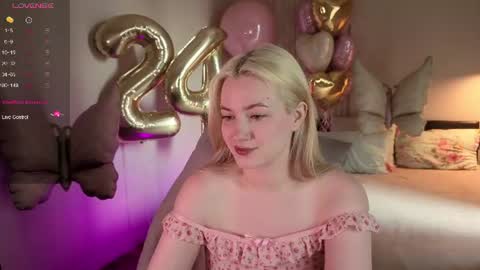 Snapshot of elina_nortas chatting on June 16, 2026, 6:16 am Elina online show from June 16, 2026, 6:16 am