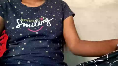 Snapshot of elina_roy03 chatting on October 25, 2025, 9:06 am elina_roy03 online show from October 25, 2025, 9:06 am