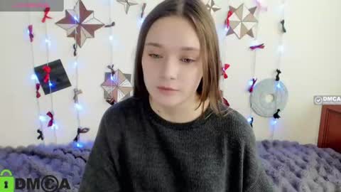 elina_x online show from June 15, 2026, 1:13 pm