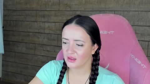 ElinaBellucci online show from January 15, 2026, 5:12 am