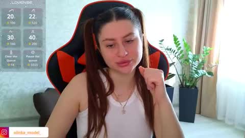 Elina online show from October 4, 2025, 6:55 am