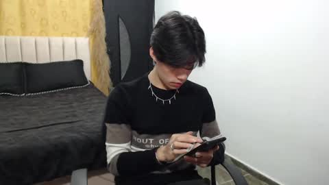 Snapshot of elio_collem chatting on December 7, 2024, 8:11 am ELIO online show from December 7, 2024, 8:11 am