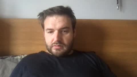 Snapshot of eliot26 chatting on November 16, 2025, 10:21 am e26 online show from November 16, 2025, 10:21 am