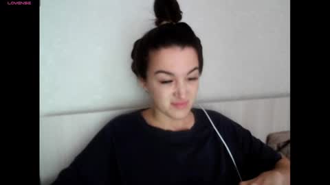 elisa_dove208 online show from September 9, 2025, 4:34 am