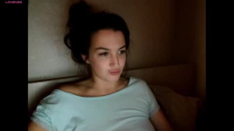 elisa_dove208 online show from October 31, 2025, 5:47 pm