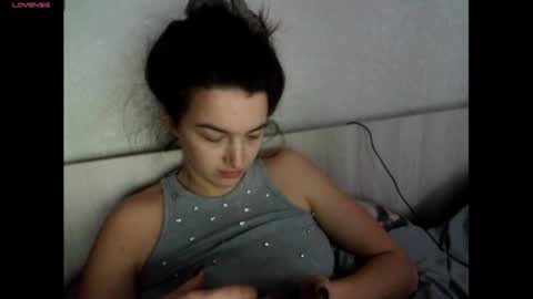 elisa_dove208 online show from December 21, 2025, 10:22 am