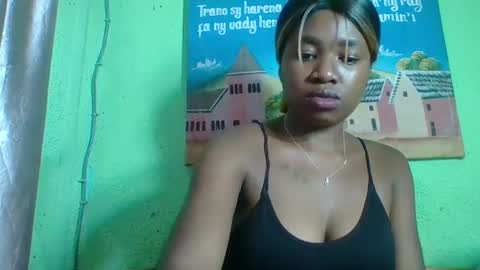 elisabeth2525 online show from January 28, 2025, 7:21 pm