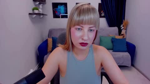 Snapshot of elisabethmills chatting on December 18, 2024, 5:52 pm Elisabeth online show from December 18, 2024, 5:52 pm