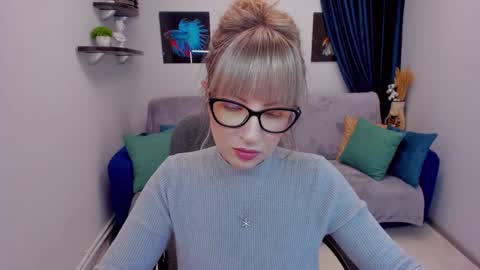 Snapshot of elisabethmills chatting on January 3, 2025, 7:39 pm Elisabeth online show from January 3, 2025, 7:39 pm