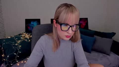 Snapshot of elisabethmills chatting on February 14, 2025, 3:05 pm Elisabeth online show from February 14, 2025, 3:05 pm