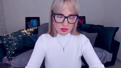 Snapshot of elisabethmills chatting on February 21, 2025, 4:59 pm Elisabeth online show from February 21, 2025, 4:59 pm